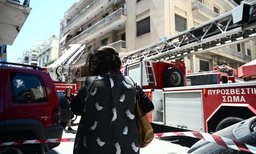 Πυρκαγιά ξέσπασε σε διαμέρισμα στου Ζωγράφου - Ξεκίνησε από το πατάρι